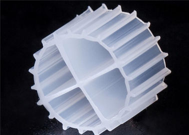 ซื้อ สีขาว สื่อกรอง MBBR ด้วยวัสดุ HDPE Virgin และอายุการใช้งานยาวนานสําหรับ RAS online manufacture