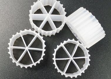 ซื้อ การเลี้ยงปลา สีขาว Mbbr ฟิลเตอร์ Biocell การรักษาน้ํา 16 * 10mm พื้นที่ใหญ่ online manufacture