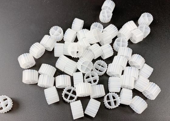 ซื้อ 11*7mm สีธรรมชาติและวัสดุ HDPE มหาพรหม MBBR Biofilm ผู้ผลิต online manufacture