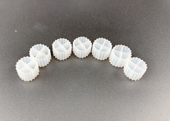 ซื้อ สื่อกรองชีวภาพสีขาว 11MM HDPE virgin สําหรับการล้างไนทริฟิชั่น online manufacture