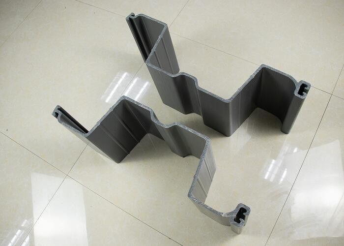 พลาสติก UPVC Pvc Sheet Piling สําหรับกําแพงน้ํา การก่อสร้างสากล สีเทา