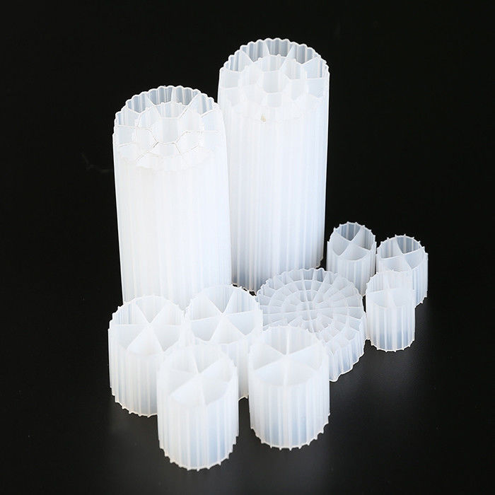 MBBR biopipe สีขาวและวัสดุ HDPE K3 Filter Media ความทนต่อการกระแทกและพื้นที่พื้นผิวที่ดี