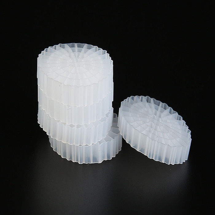 การบําบัดน้ําเสีย สื่อกรองพลอย 64 หลุม K5 สื่อชีวภาพที่มีวัสดุ HDPE เพศหญิง