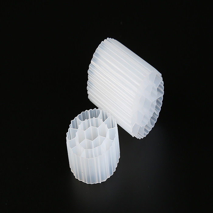 วัสดุ HDPE 100% Virgin MBBR Bio Media ขนาด 35*18 มม การรับรอง FDA