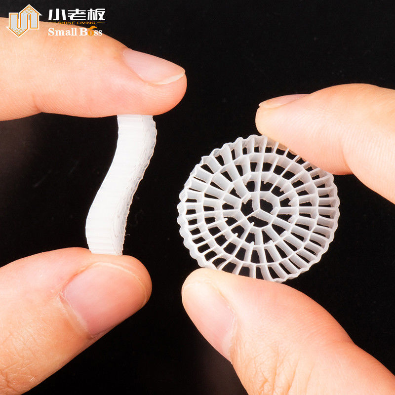 Mbbr อัคคารีโอฟิลเตอร์ PE พลาสติก วัสดุ 1600M2/M3 สําหรับการเลี้ยงปลา