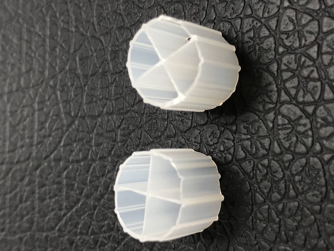 mbbr พลาสติก koi สระน้ําพลอยสื่อชีวสําหรับการบําบัดน้ําเสีย ผลิตจาก hdpe