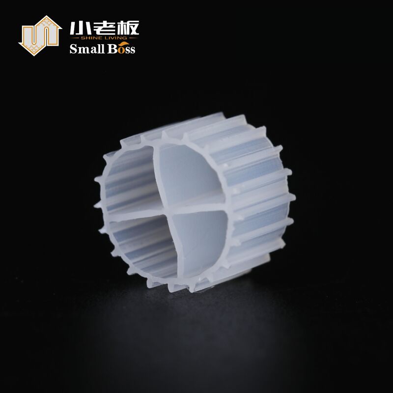 HDPE ขนาดเล็ก K1 สื่อกรองชีวภาพ 900m2 / M3 พื้นที่พื้นที่ 11 * 7mm ขนาด