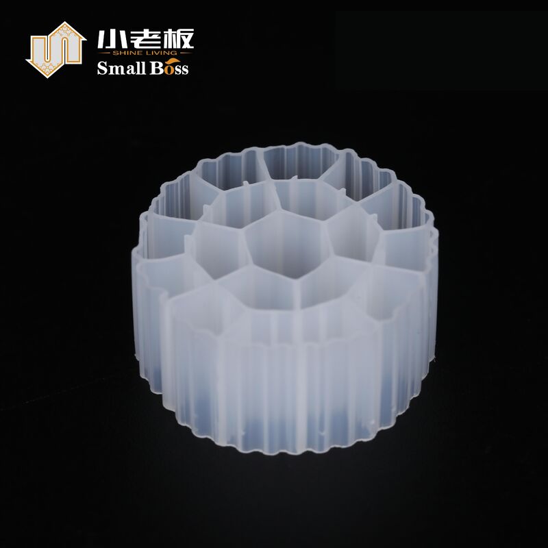 เครื่องปฏิกิริยาบิโอฟิล์ม สระปลา MBBR สื่อกรอง 100% วัตถุดิบ HDPE
