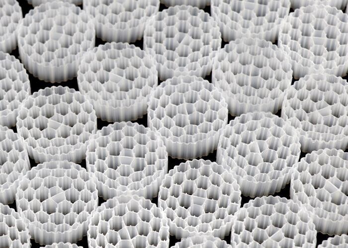 โรงงานจีน โมล์มใหม่ สื่อชีวภาพ สัตว์ปลูกน้ํา HDPE MBBR สื่อชีวภาพ เครื่องกรอง สื่อชีวภาพ เครื่องบรรทุกน้ําหนัก สื่อลอย