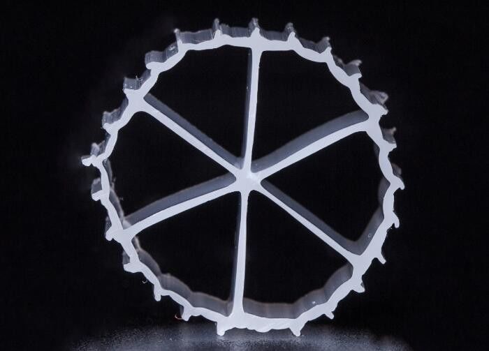 ขนาด 16 * 10 มิลลิเมตร สื่อกรอง MBBR ด้วยวัสดุ HDPE ของบริเวณบริเวณบริเวณบริเวณบริเวณและการสร้าง Biofilm ผู้นําไว