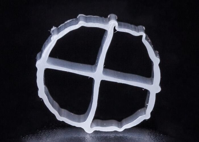 12*9mm MBBR Biofilter Media With White Color And Virgin HDPE Material Biopipe Bioballs สื่อกรองชีวภาพที่มีสีขาวและสภาพบริสุทธิ์
