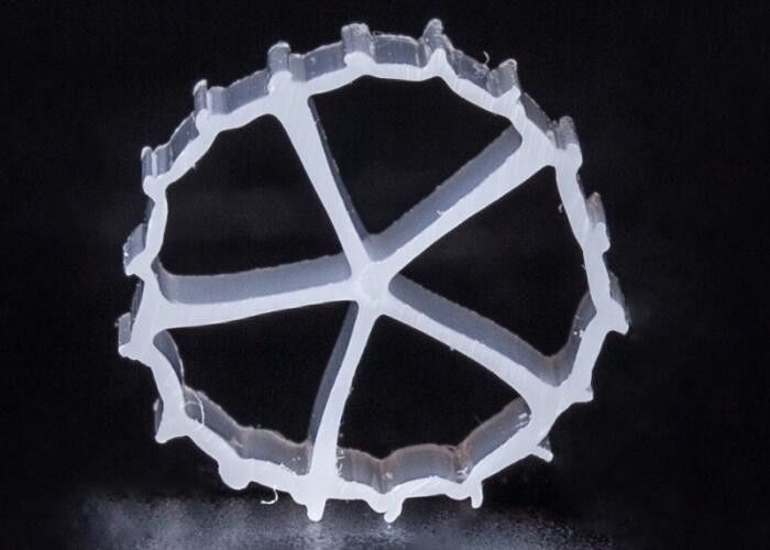 สื่อกรอง PE MBBR ที่ทําความสะอาดตัวเอง 10mm X 7mm ด้วยอายุการใช้งานยาว
