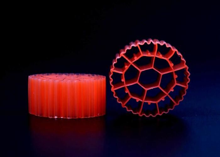 สีแดง สื่อกรองสระปลา สื่อกรองพลาสติก HDPE วัสดุ K3