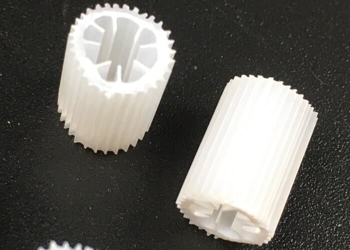 HDPE Safty Biomass Balls RAS MBBR BIO Filter Media IFAS เทคโนโลยี 5 * 10 มม.