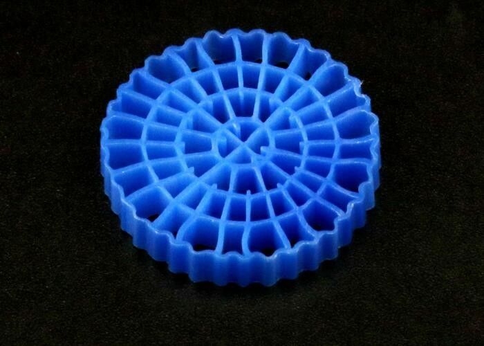 ปลาสระจุฬา สีน้ําเงิน MBBR พลอยตัวนํา พื้นผิวใหญ่ > 1200M2/M3 เทคโนโลยี SBR สื่อ 25*4mm