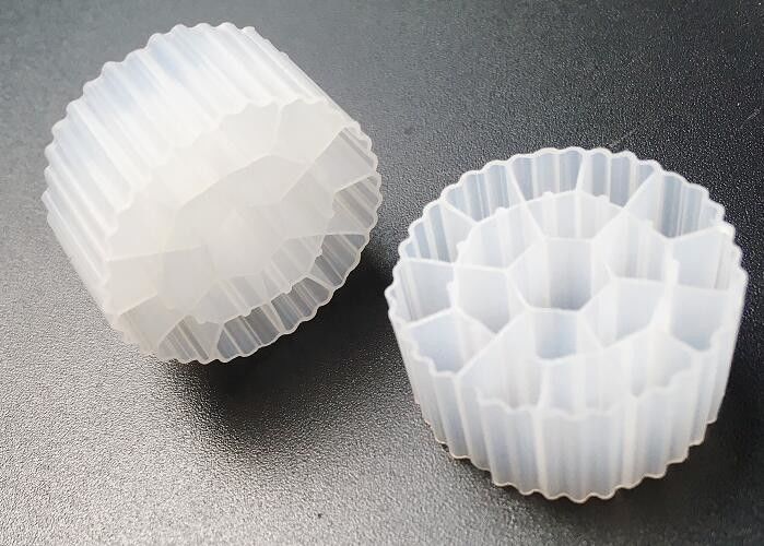 สีขาว 25 * 12 มม Mbbr Bio Media Ifas กระบวนการบด