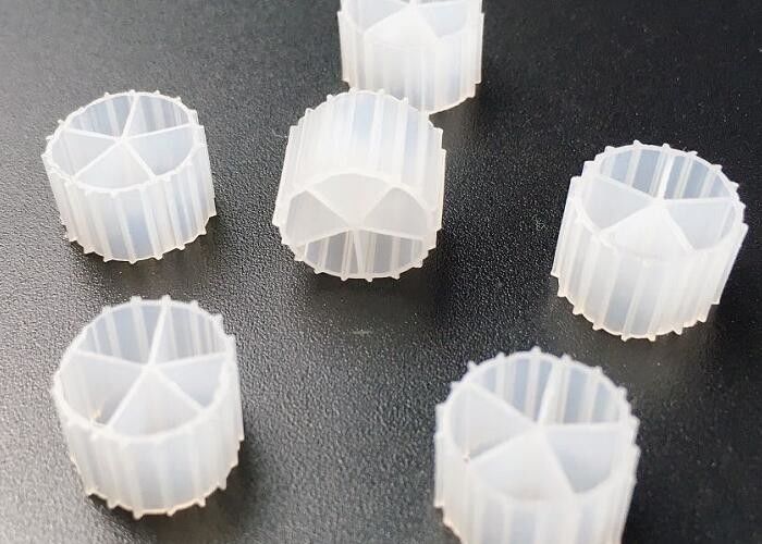 ในคลัง K1 โรงงานบําบัดน้ํา MBBR 10 * 7mm Biocell Mbbr สื่อกรอง