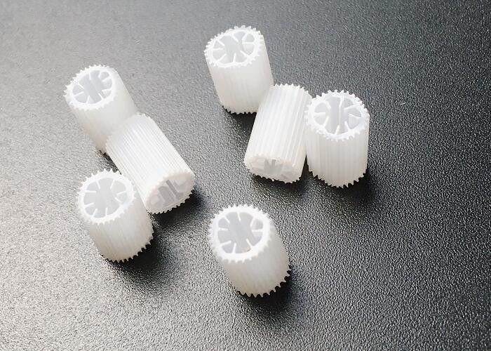 เครื่องกรองพลาสติกสื่อ MBBR K1 เครื่องกรองเตียงเคลื่อนที่ ปรับปรุงคุณภาพน้ํา