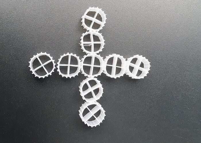 ความทนทานต่อการกระแทกที่ดี Koi สื่อกรองลอย เตียงเคลื่อนย้าย Biofilter การทําความสะอาดตัวเอง