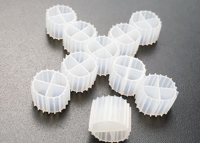 MBBR Biofilter Media Biochips 0.96 - 0.98g / Cm3 ความหนาแน่นสําหรับ RAS สัตว์เลี้ยงน้ํา FAB สัตว์เลี้ยงน้ํา