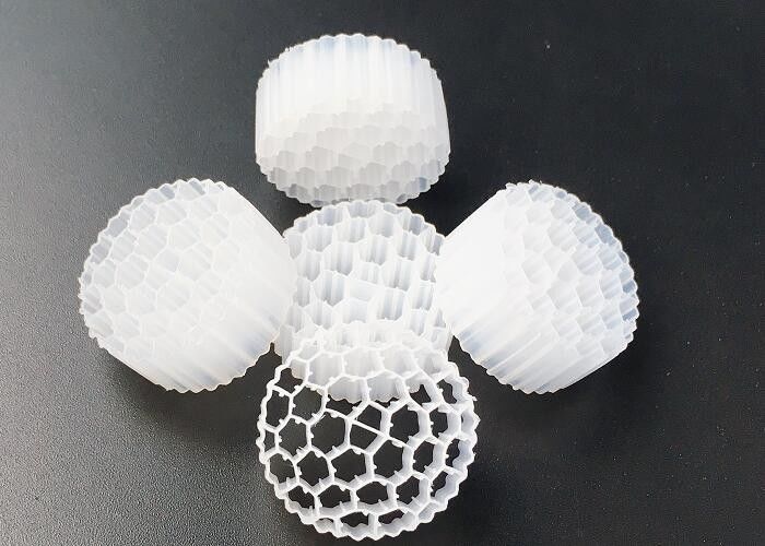 สารสื่อกรองสูตรพิเศษ MBBR ด้วยวัสดุ HDPE Virgin และสีดําขาวสําหรับ RAS