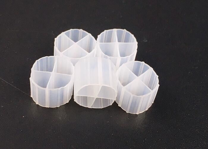 วัสดุ HDPE K1 สื่อกรองที่มีขนาด 12mm X 9mm และสีขาวสําหรับ RAS