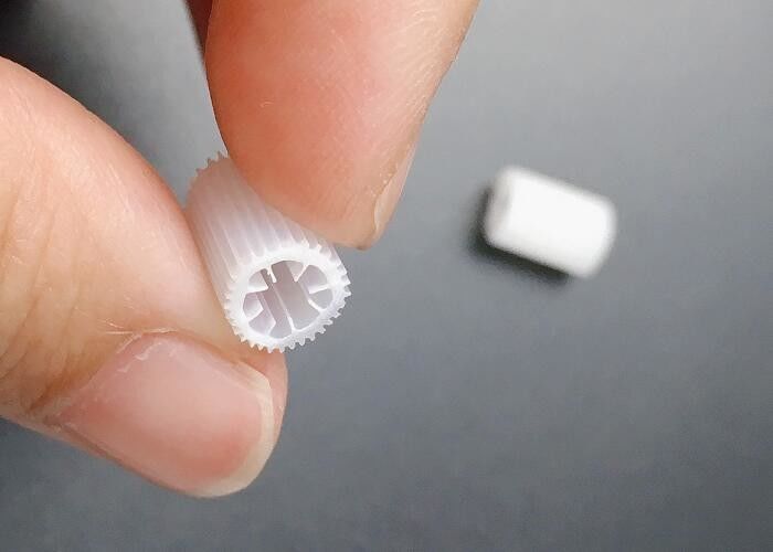 วินเจิร์น HIPS วัสดุ MBBR สื่อกรอง พลอย สื่อไมโครไบโอไพป์ สําหรับการบําบัดน้ําเสีย