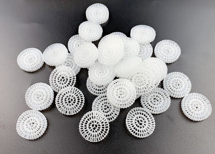 เกรดอาหาร Hdpe ปลอดภัย FDA วัสดุ ดาว MBBR สื่อ Bio Balls สื่อกรอง