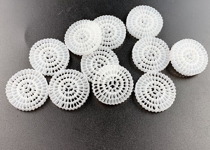 เกรดอาหาร Hdpe ปลอดภัย FDA วัสดุ ดาว MBBR สื่อ Bio Balls สื่อกรอง