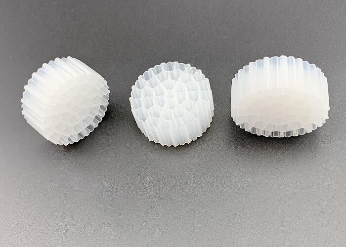 FDA PE37 25*10MM สื่อกรองระบายน้ําระบายน้ํา HDPE MBBR ขาว