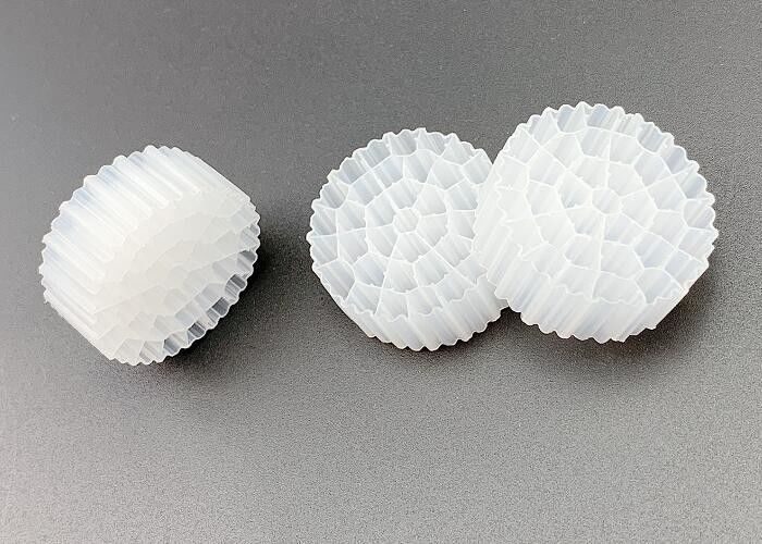 การบําบัดน้ํา พื้นผิวขนาดใหญ่ MBBR Biocell Filter Media 25*10MM