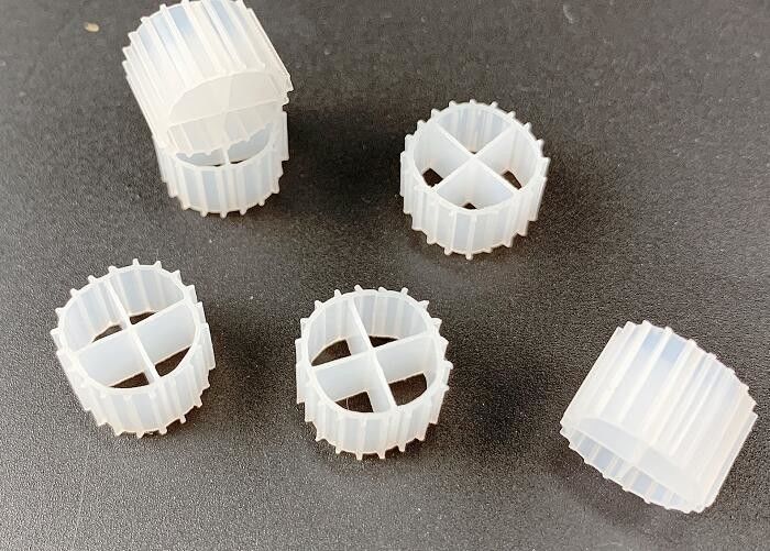 โรงงานบําบัดน้ําเสียที่มีเทคโนโลยีกรองสื่อ mbbr kaldnes k1/k3 สําหรับระบบปลูกปลาราส