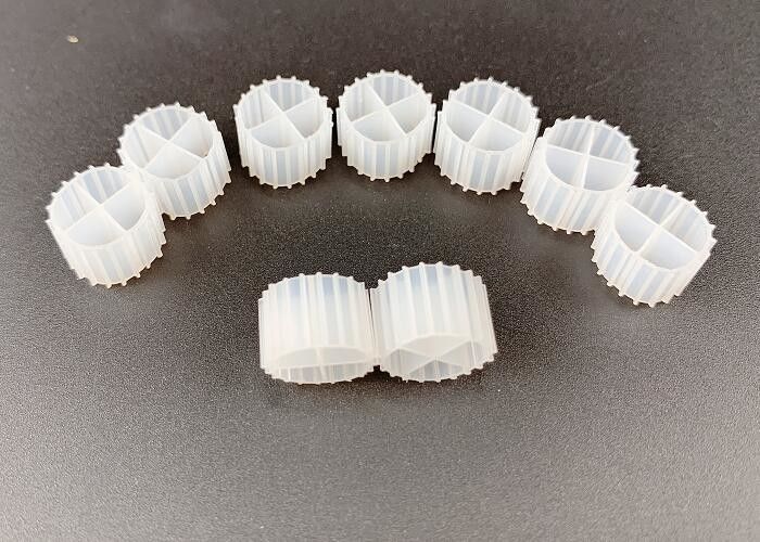 สื่อกรองชีวภาพสีขาว 11MM HDPE virgin สําหรับการล้างไนทริฟิชั่น