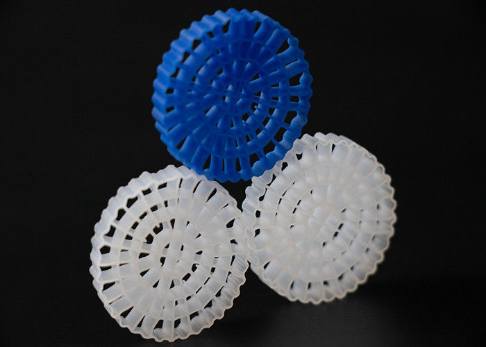 การบําบัดน้ําเสีย สื่อกรองพลาสติก MBBR HDPE Biomover ขนาดใหญ่ 1200 m2/m3 พื้นที่พื้นที่ อุปกรณ์ IFAS