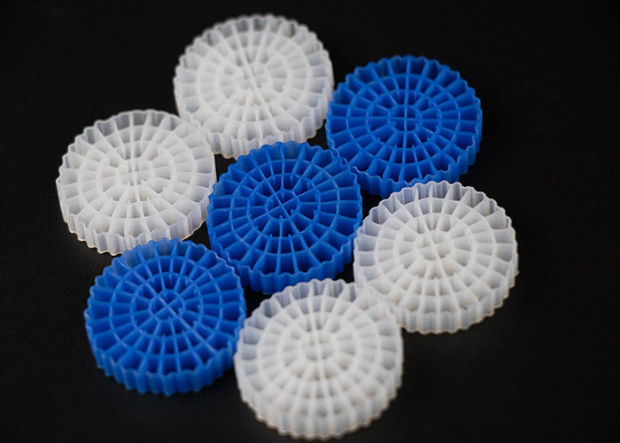 พลาสติก MBBR Floating K5 Bio Filter Media พื้นผิวสูงสําหรับน้ําเสีย