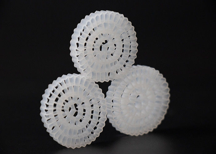 วินเจิร์น HDPE วัสดุ MBBR Bio Media สีขาวและขนาด 25 * 4 มม พื้นที่พื้นที่สูง MBBR