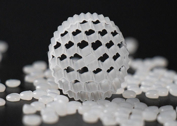 Mbbr Biomover ขาว 38 ห้อง สื่อกรองชีวภาพสําหรับปลูกปลา