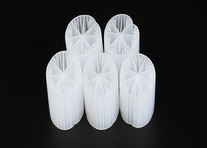 สื่อกรองพลาสติกสีขาวแบบไฮโดรฟิลิค HDPE รีแคตเตอร์ Biofilm