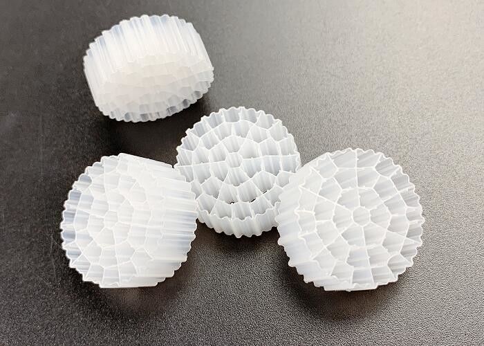 IFAS FDA Safty HDPE สีขาว MBBR Biocell Filter Media A/O เทคโนโลยี