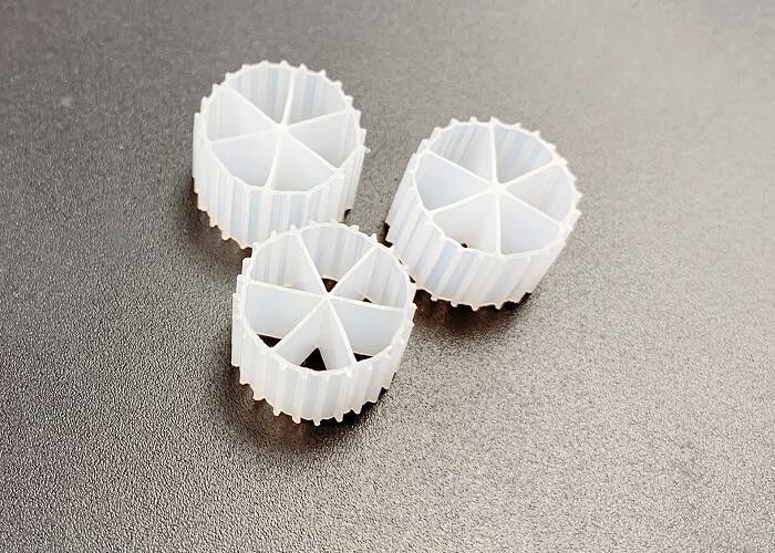 IFAS HDPE สีขาว MBBR เตียงเคลื่อนย้าย Biofilm Reactor ถังอากาศ