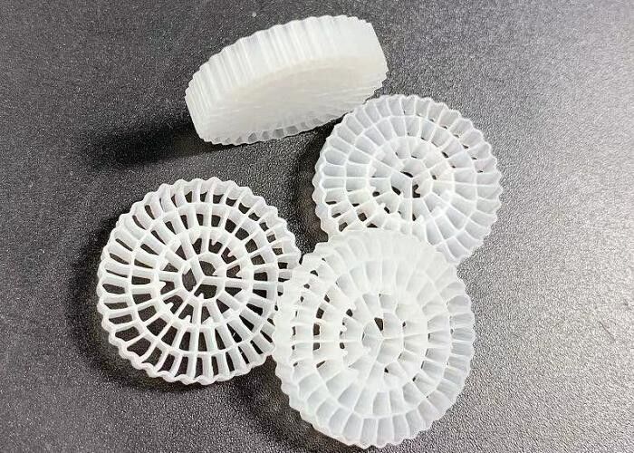 เบาะย้าย Biofilm Reactor MBBR เครื่องกรองสื่อ Super Decarburization สะดวกต่อสิ่งแวดล้อม