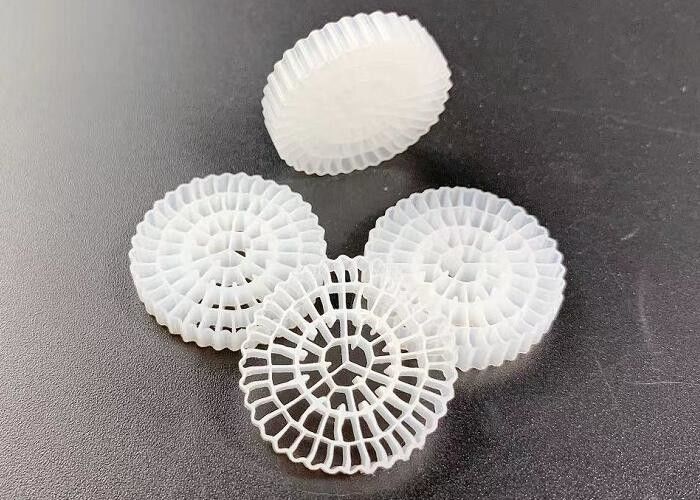 เบาะย้าย Biofilm Reactor MBBR เครื่องกรองสื่อ Super Decarburization สะดวกต่อสิ่งแวดล้อม