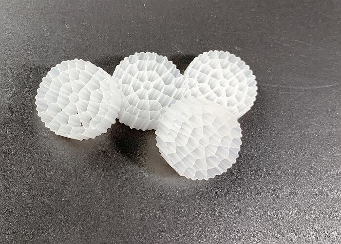 PE37 สีขาว เตียงเคลื่อนย้าย Biofilm Reactor A / O เทคโนโลยี COD BOD Move