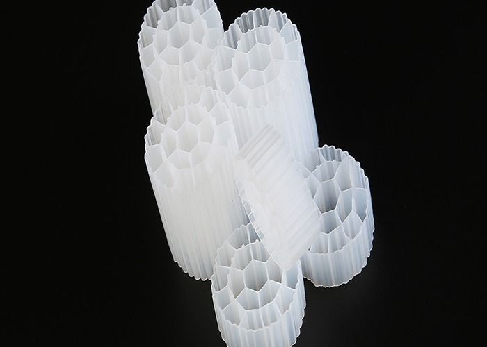 สื่อกรอง HDPE MBBR Virgin K1K3K5 φ35*18 เครื่องกรองไมโครสําหรับหอระบายกลิ่นทางชีววิทยา